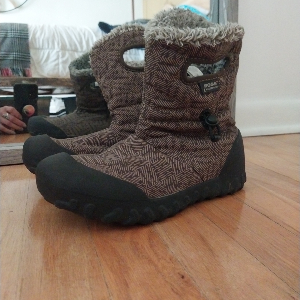 BOGS Brown Patterned Winter Boots - image 2